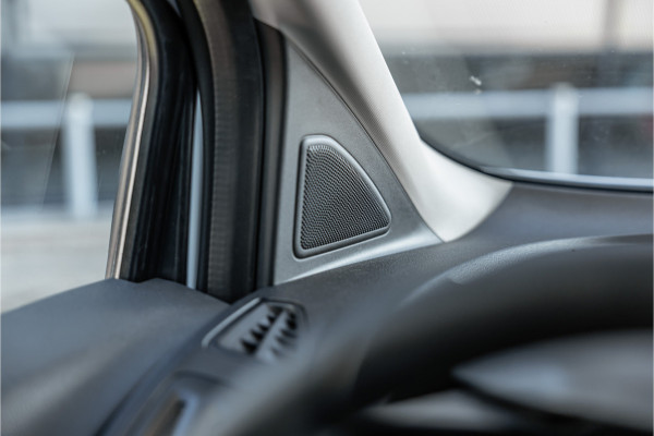Ford Transit Connect 1.5 EcoBlue L2 | L+R Schuifdeuren | CarPlay | Camera | Stoelverwarming | 3-zitter | DAB | PDC V+A | Dealer onderhouden | Nieuwe APK