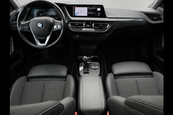 BMW 1-serie 118i CARPLAY I VIRTUAL I SFEERVERL. I CRUISE I LED I ST+STUUR VERWR. I PDC V+A I