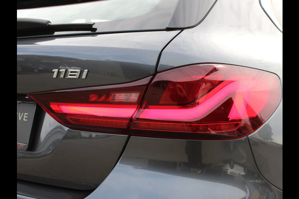 BMW 1-serie 118i CARPLAY I VIRTUAL I SFEERVERL. I CRUISE I LED I ST+STUUR VERWR. I PDC V+A I