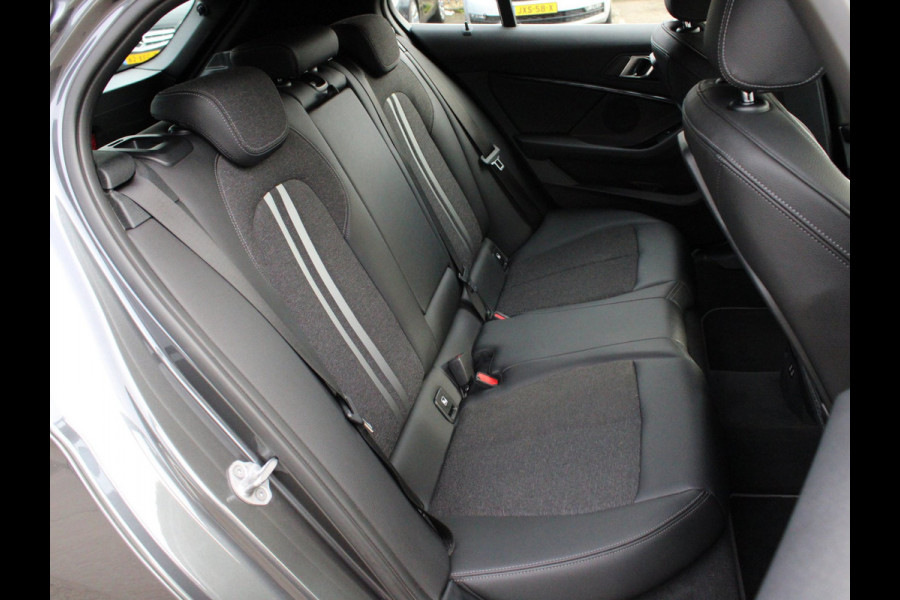BMW 1-serie 118i CARPLAY I VIRTUAL I SFEERVERL. I CRUISE I LED I ST+STUUR VERWR. I PDC V+A I