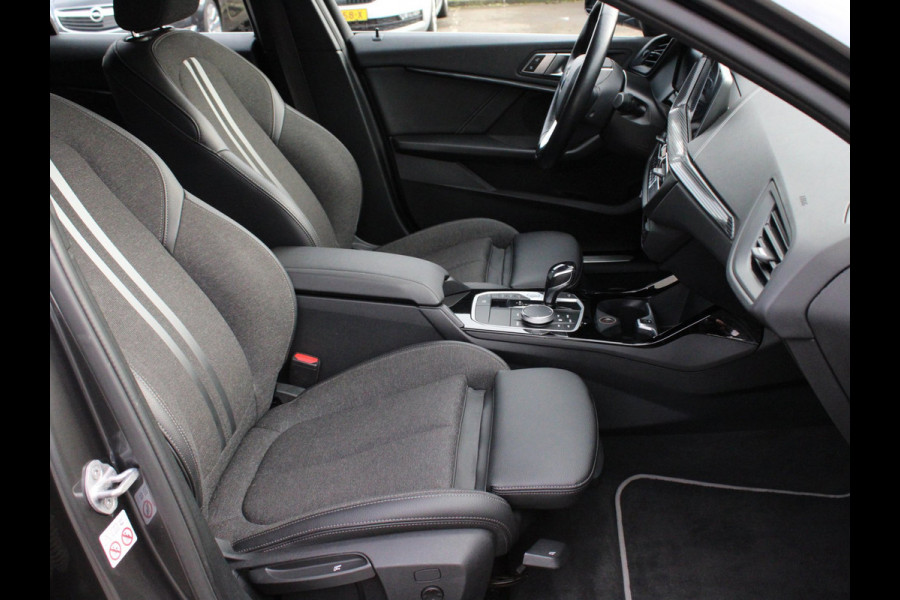 BMW 1-serie 118i CARPLAY I VIRTUAL I SFEERVERL. I CRUISE I LED I ST+STUUR VERWR. I PDC V+A I