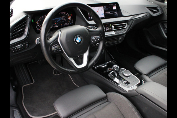 BMW 1-serie 118i CARPLAY I VIRTUAL I SFEERVERL. I CRUISE I LED I ST+STUUR VERWR. I PDC V+A I
