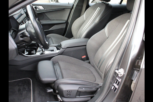 BMW 1-serie 118i CARPLAY I VIRTUAL I SFEERVERL. I CRUISE I LED I ST+STUUR VERWR. I PDC V+A I