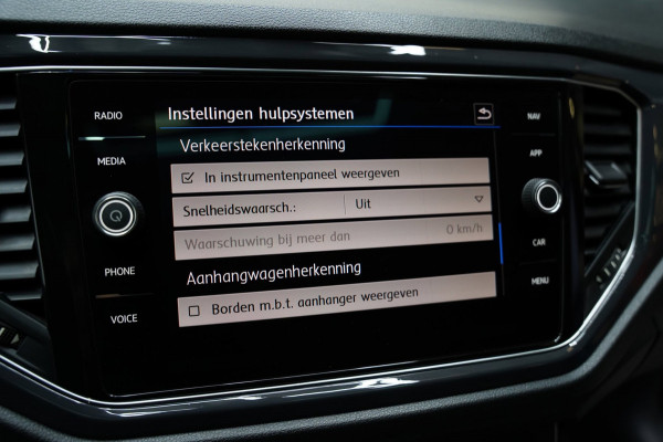 Volkswagen T-Roc 2.0 TSI 4Motion 3x R LINE PANO VIRTUAL ACC