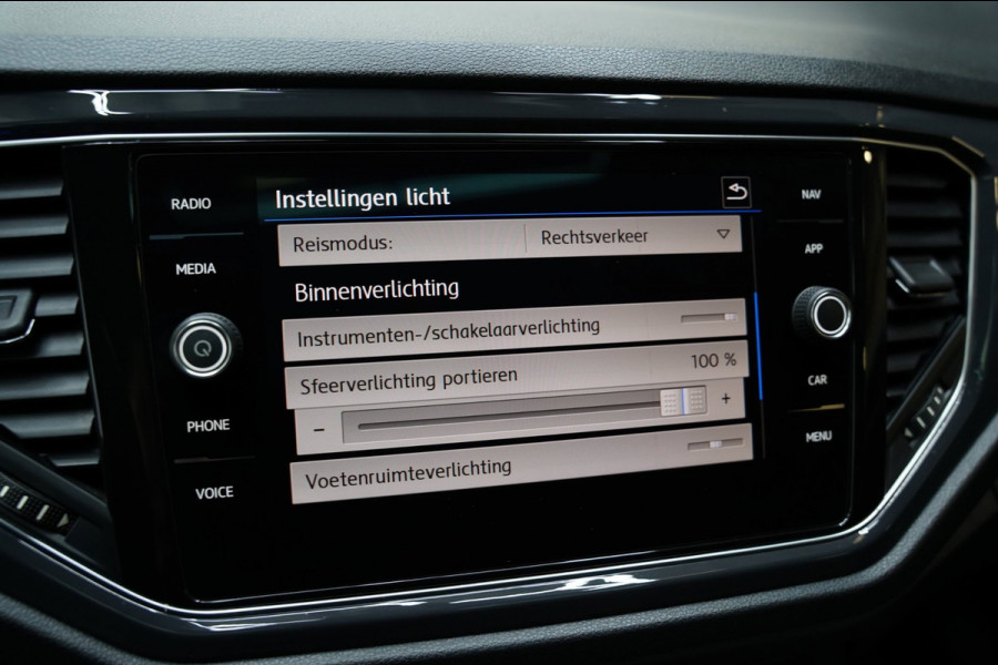 Volkswagen T-Roc 2.0 TSI 4Motion 3x R LINE PANO VIRTUAL ACC