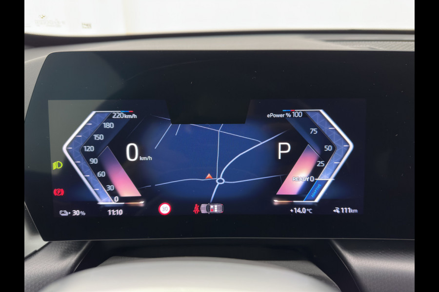 BMW iX1 xDrive30 M-Styling Launch Edition 67 kWh (3-Fase-11kW) {SoH-99%) (INCL.BTW) *LEATHER-MICROFIBRE | FULL-LED | HARMAN/KARDON | WIDESCREEN-DIGI-COCKPIT | CAMERA | PRIVACY-GLASS | SHIFT-PADDLES | SPORT-SEATS | NAVI-FULLMAP | DAB+ | 18''ALU | TOWBAR*