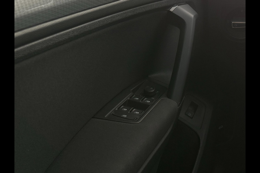 Volkswagen Tiguan 1.4 TSI eHybrid Life Business | Camera | PDC | Carplay | ACC |