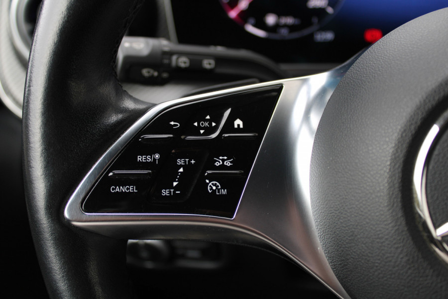 Mercedes-Benz V-Klasse 300d / Exclusive / AMG / DC / 4-Matic / Luchtvering / Elec Stoelen / Burmester / Vol Opties / NIEUWSTAAT.