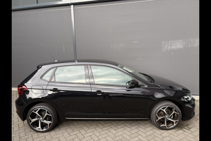 Volkswagen Polo 1.0 TSI Life Airco - Apple carplay - Navigatie - Parkeersensoren voor en achter - Licht metalen velgen 17 inch - Radio - Regensensor - Cruise control - Led verlichting - Bluetooth - Elektrische ramen - Start/stop systeem - Stuur leder - Stuur multifunctioneel - Centrale vergrendeling met afstandsbediening