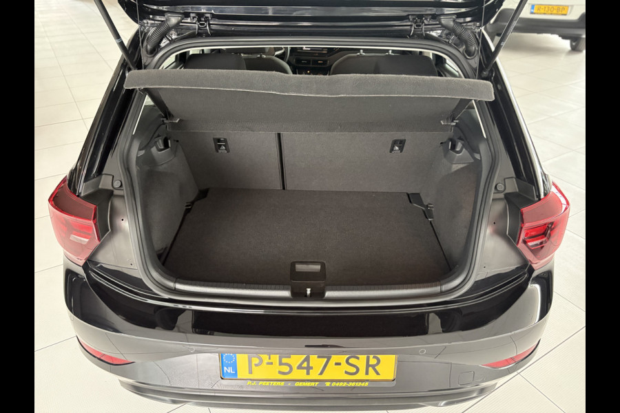 Volkswagen Polo 1.0 TSI Life Airco - Apple carplay - Navigatie - Parkeersensoren voor en achter - Licht metalen velgen 17 inch - Radio - Regensensor - Cruise control - Led verlichting - Bluetooth - Elektrische ramen - Start/stop systeem - Stuur leder - Stuur multifunctioneel - Centrale vergrendeling met afstandsbediening