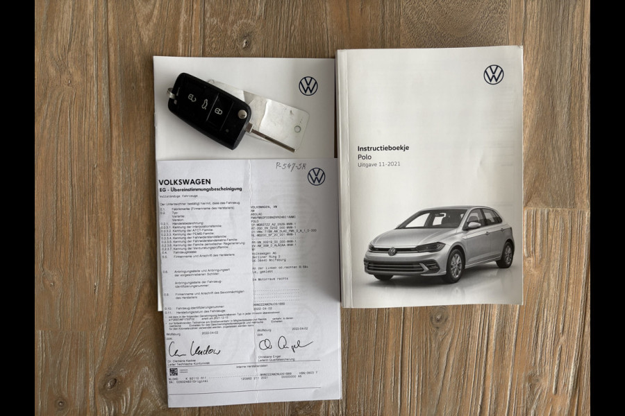 Volkswagen Polo 1.0 TSI Life Airco - Apple carplay - Navigatie - Parkeersensoren voor en achter - Licht metalen velgen 17 inch - Radio - Regensensor - Cruise control - Led verlichting - Bluetooth - Elektrische ramen - Start/stop systeem - Stuur leder - Stuur multifunctioneel - Centrale vergrendeling met afstandsbediening