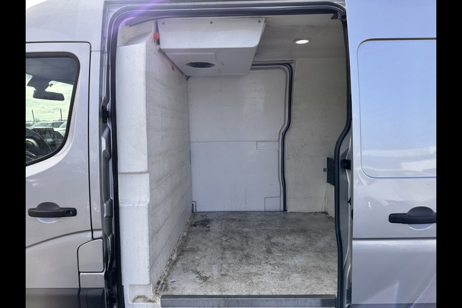 Renault Master T35 2.3 dCi 180 L2H2 Energy ( 3-Pers ) *REFRIGERATED VEHICLE | DOUBLE SLIDING DOORS | CAMERA | AIR CONDITIONING | BLIND SPOT MONITOR | CRUISE CONTROL | PARKING SENSORS | TOW BAR*