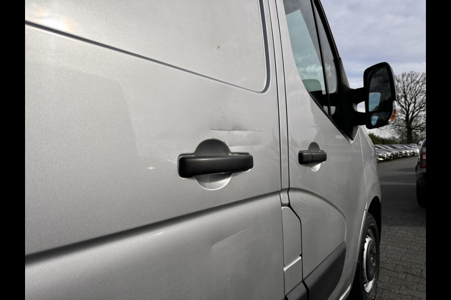 Renault Master T35 2.3 dCi 180 L2H2 Energy ( 3-Pers ) *REFRIGERATED VEHICLE | DOUBLE SLIDING DOORS | CAMERA | AIR CONDITIONING | BLIND SPOT MONITOR | CRUISE CONTROL | PARKING SENSORS | TOW BAR*