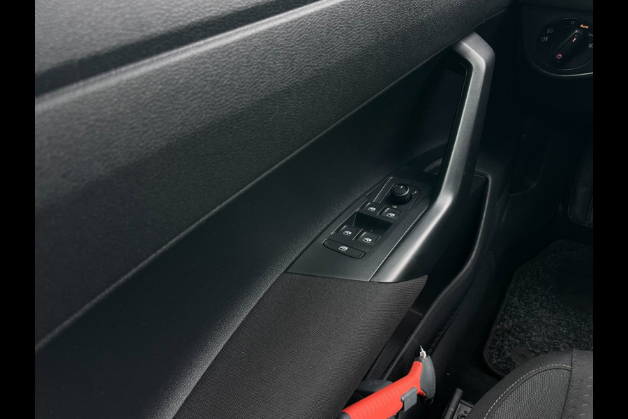 Volkswagen Polo 1.0 TSI Comfortline Business NAVI | CarPlay | Dealer onderhouden