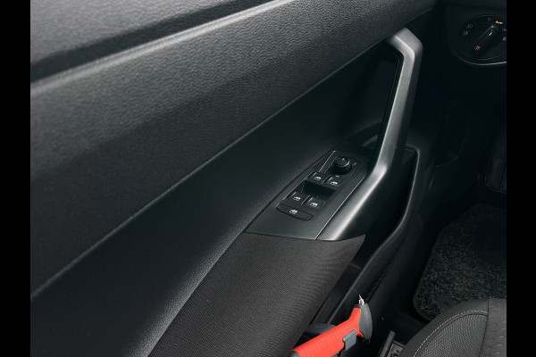 Volkswagen Polo 1.0 TSI Comfortline Business NAVI | CarPlay | Dealer onderhouden