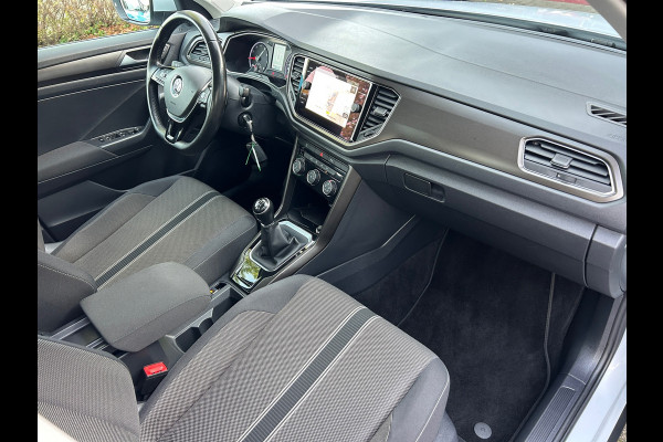 Volkswagen T-Roc 1.0 TSI Style Adap Cruise Apple Carplay NL-Auto Rijklaarprijs!