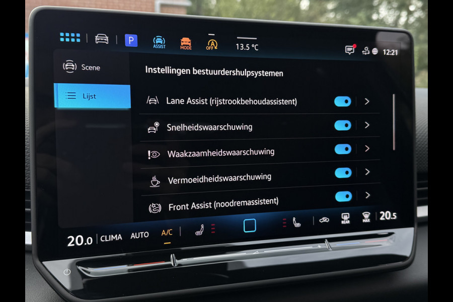 Volkswagen T-Roc 1.5 eTSI 150PK DSG R-LINE SPORT CAMERA/CARPLAY/IQ-LIGHT
