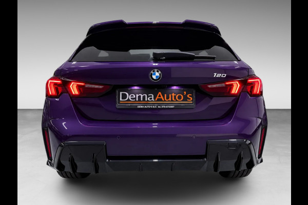 BMW 1-serie 120 M-SPORT NW-PRIJS 67DEURO PANO/ICONIC-GRILL/MASSAGE+M-STOELEN,H-UP/H&K/CAMERA-NAV///
