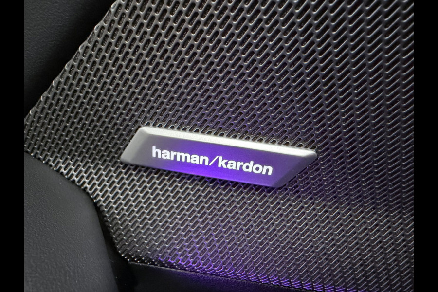 BMW 1-serie 120 M-SPORT NW-PRIJS 67DEURO PANO/ICONIC-GRILL/MASSAGE+M-STOELEN,H-UP/H&K/CAMERA-NAV///