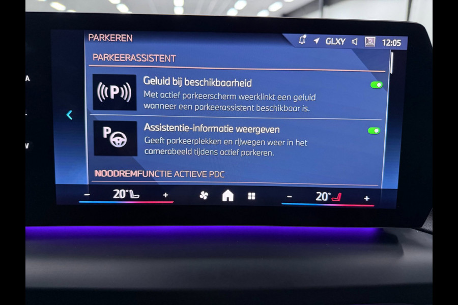 BMW 1-serie 120 M-SPORT NW-PRIJS 67DEURO PANO/ICONIC-GRILL/MASSAGE+M-STOELEN,H-UP/H&K/CAMERA-NAV///