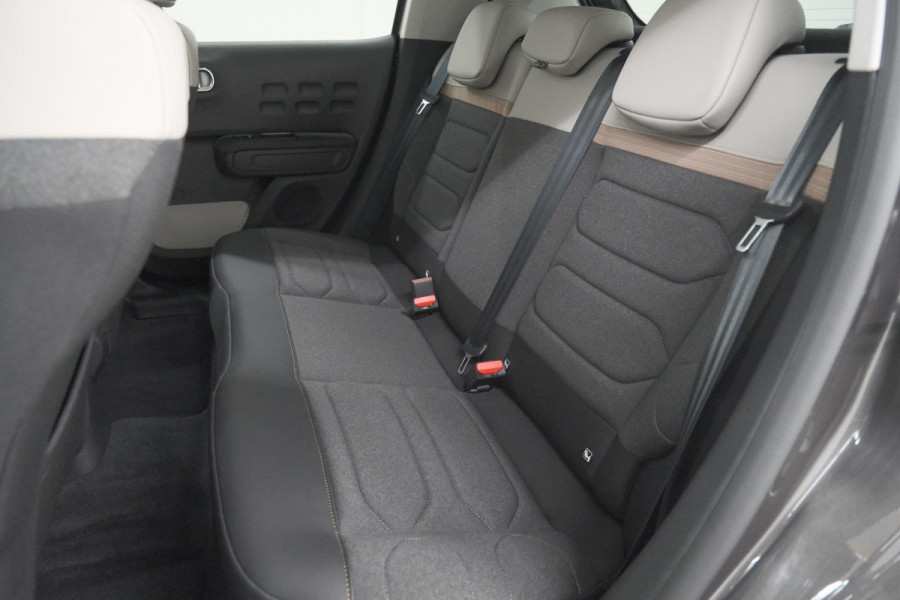 Citroën C3 PureTech 82 Max | Trekhaak | Keyless | Camera | Parkeersensoren | Navigatie | Stoelverwarming