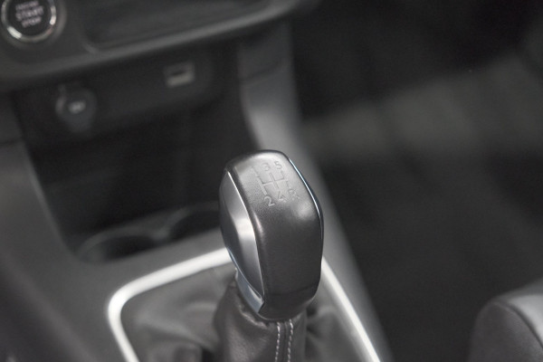 Citroën C3 PureTech 82 Max | Trekhaak | Keyless | Camera | Parkeersensoren | Navigatie | Stoelverwarming