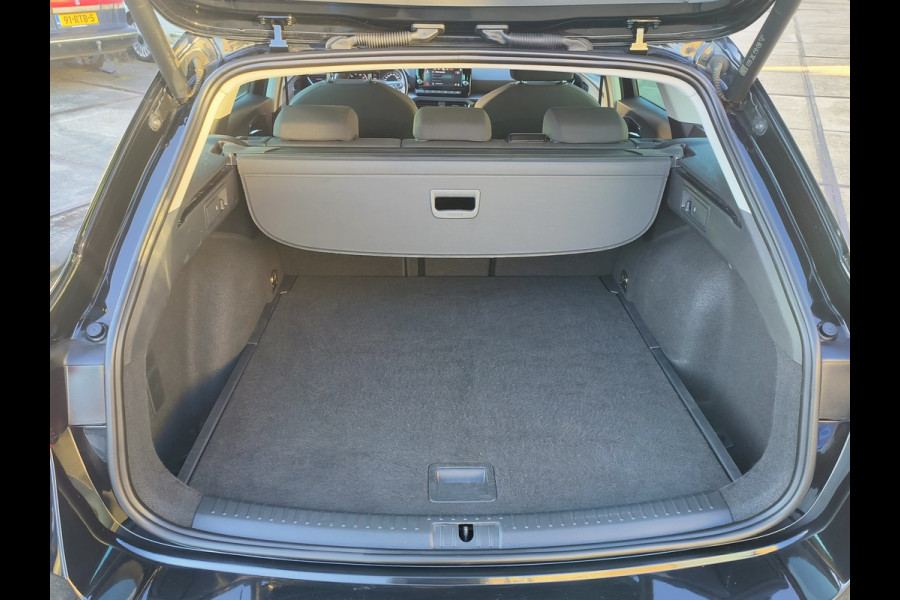 Seat Leon Sportstourer 1.0 eTSI Style Automaat uit 2024 Rijklaar + 12 maanden Bovag-garantie “Sinds 1970 | 5.000+ reviews | Score 9,5 | Service zoals ’t hoort” Henk Jongen Auto's in Helmond,  al 50 jaar service zoals 't hoort!