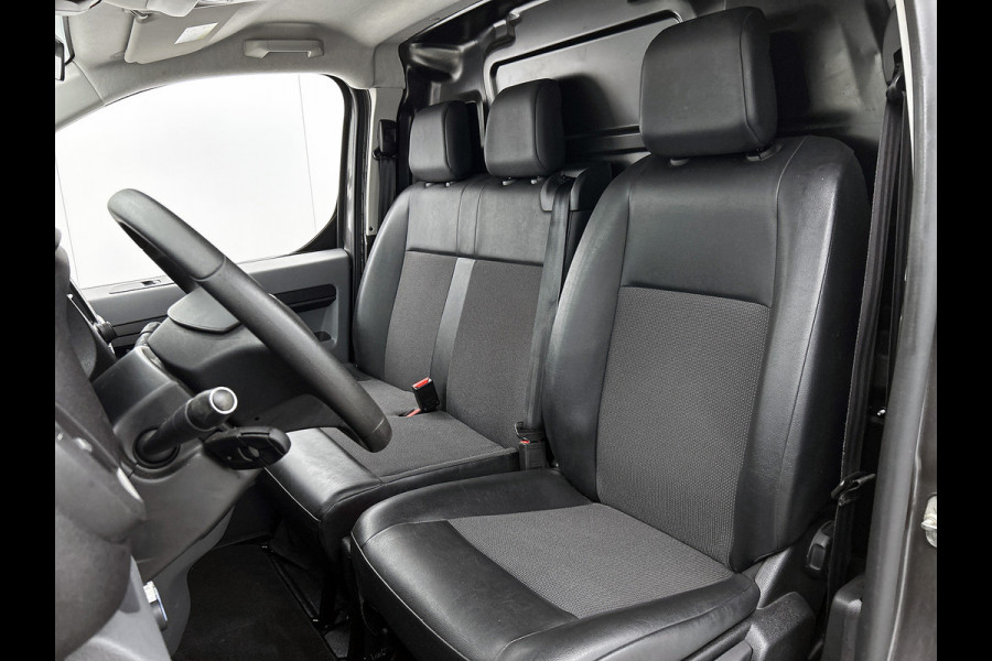 Toyota PROACE Electric Compact SOH 92% / 3Pers. / Pdc+Camera / Navigatie/ Airco / Cruise-ctr. / Apk 11-2027
