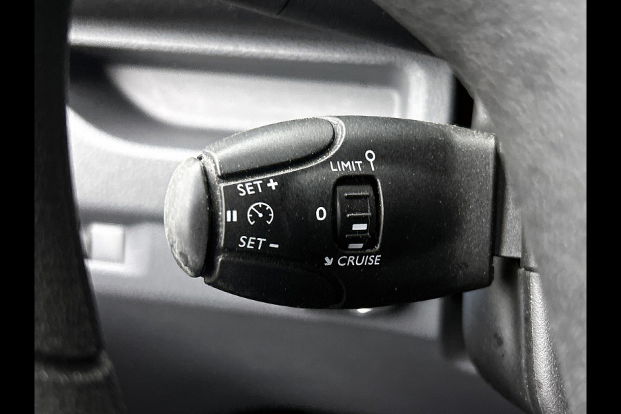 Toyota PROACE Electric Compact SOH 92% / 3Pers. / Pdc+Camera / Navigatie/ Airco / Cruise-ctr. / Apk 11-2027
