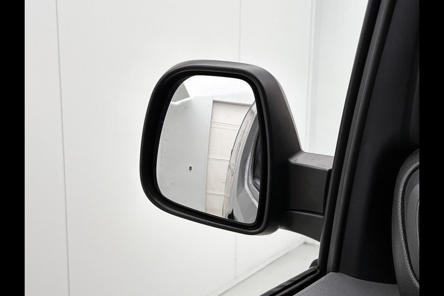 Toyota PROACE Electric Compact SOH 92% / 3Pers. / Pdc+Camera / Navigatie/ Airco / Cruise-ctr. / Apk 11-2027