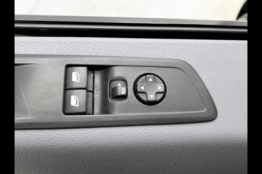 Toyota PROACE Electric Compact SOH 92% / 3Pers. / Pdc+Camera / Navigatie/ Airco / Cruise-ctr. / Apk 11-2027