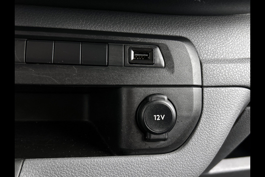 Toyota PROACE Electric Compact SOH 92% / 3Pers. / Pdc+Camera / Navigatie/ Airco / Cruise-ctr. / Apk 11-2027