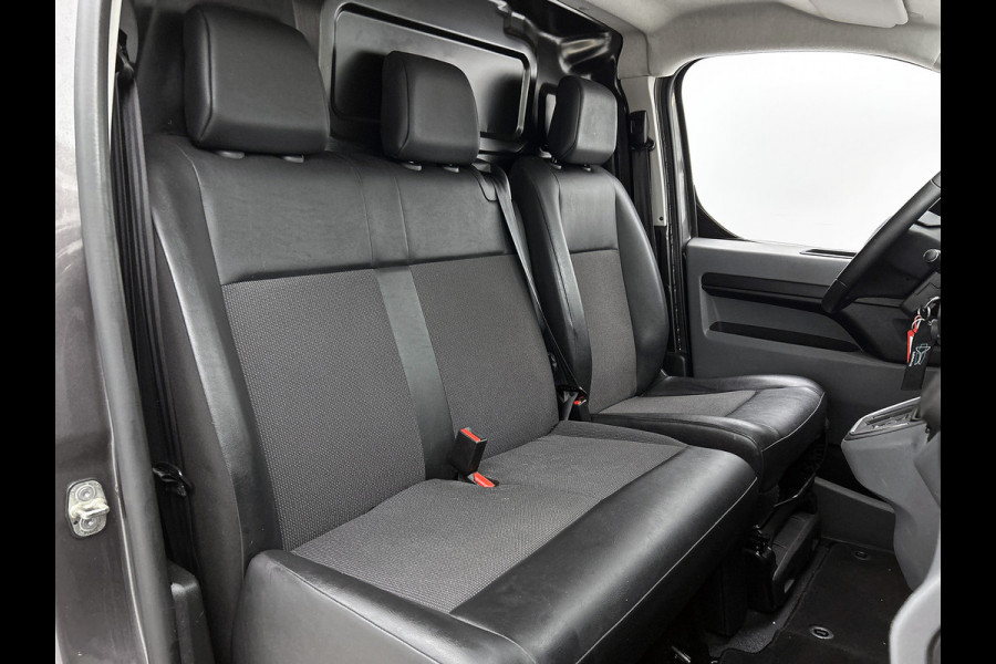 Toyota PROACE Electric Compact SOH 92% / 3Pers. / Pdc+Camera / Navigatie/ Airco / Cruise-ctr. / Apk 11-2027