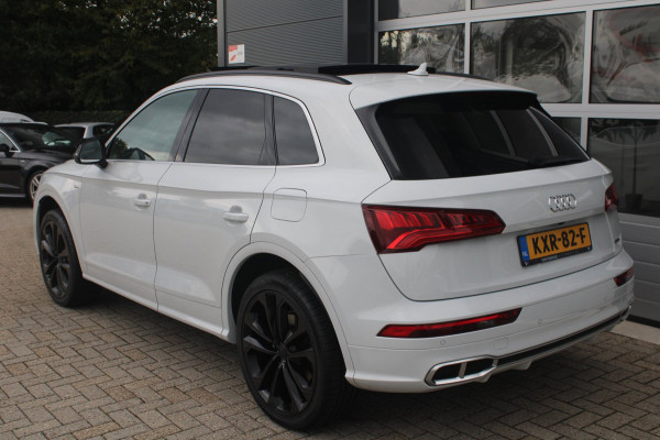Audi Q5 55 TFSI e 367pk Quattro Competition | Pano | 21'' | Camera