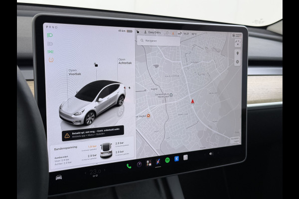 Tesla Model Y RWD 300PK LFP SOH 90% Trekhaak Warmtepomp Leder Camera's Elek.Stoelen+Memory Google®-Navi Panoramadak Stoel+Stuurverwarming Privacy Glas Lmv 19" Led Draadloos Tel. Laden Isofix AMD Ryzen™ Premium Audio 1.600KG Trekgewicht 1e Eigenaar Origineel Nederlandse Auto