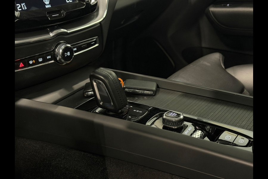 Volvo XC60 2.0 T8 Twin Engine Momentum AWD | PANO | CAMERA | HARMAN KARDON | LEDER