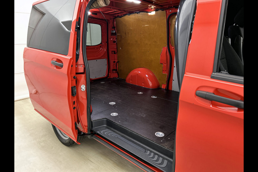 Mercedes-Benz Vito 114 CDI Automaat 136PK / Euro 6 / 2x Schuifdeur / Airco-ecc./ Pdc+Camera / Cruise-ctr. / Trekhaak / Apk nieuw