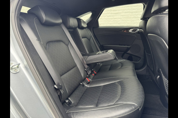 Kia ProCeed 1.5 T-GDi GT-Line Automaat Stoelkoeling + Verwarming Stuurverw. Achterb.Verw Adaptive Cruise Carplay Camera PDC V + A
