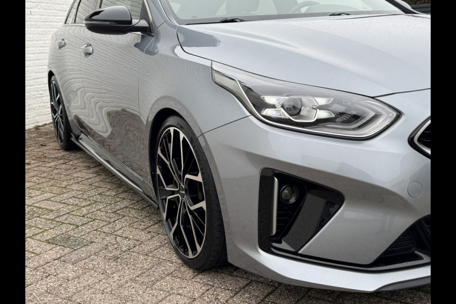 Kia ProCeed 1.5 T-GDi GT-Line Automaat Stoelkoeling + Verwarming Stuurverw. Achterb.Verw Adaptive Cruise Carplay Camera PDC V + A