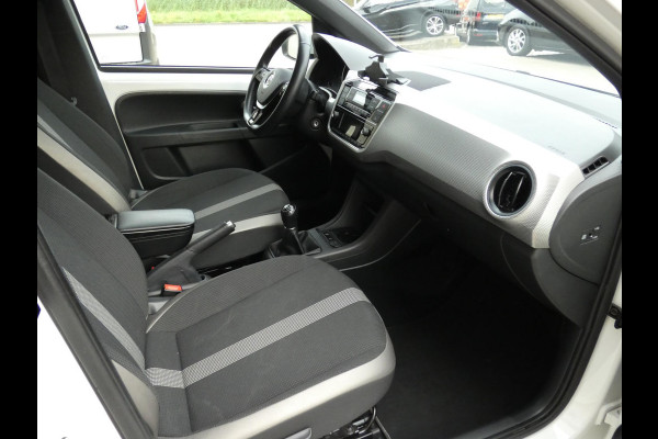 Volkswagen up! 1.0 TSI BMT high up! | PANORAMSICH SCHUIFDAK | STOELVERWARMING | ACHTERUITRIJCAMERA |