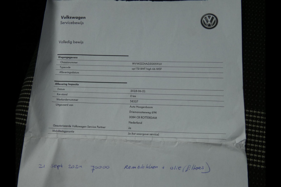 Volkswagen up! 1.0 TSI BMT high up! | PANORAMSICH SCHUIFDAK | STOELVERWARMING | ACHTERUITRIJCAMERA |