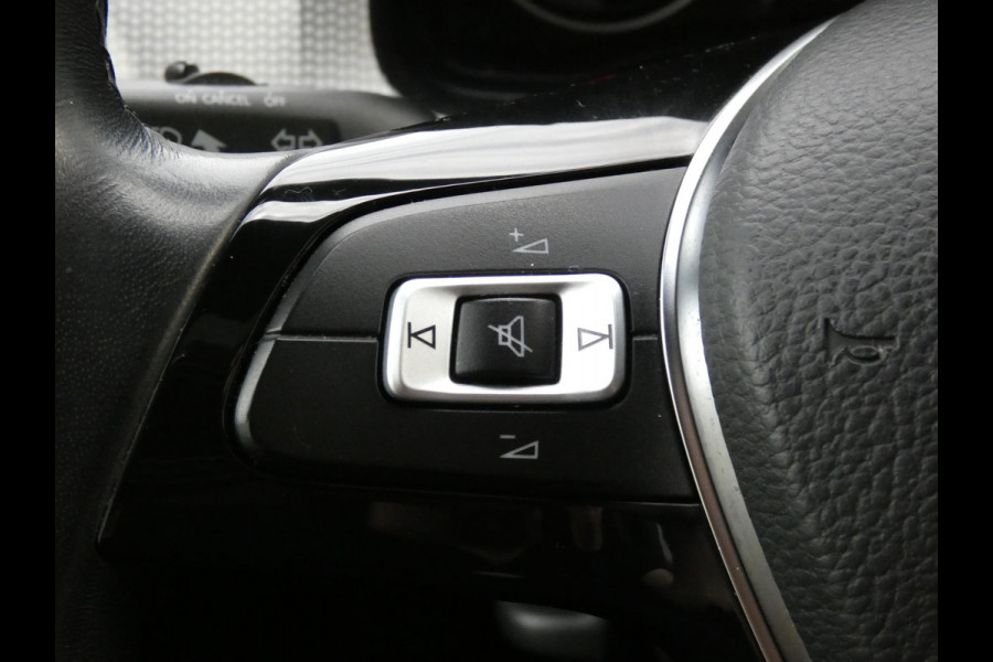 Volkswagen up! 1.0 TSI BMT high up! | PANORAMSICH SCHUIFDAK | STOELVERWARMING | ACHTERUITRIJCAMERA |