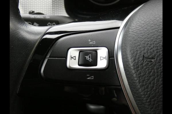 Volkswagen up! 1.0 TSI BMT high up! | PANORAMSICH SCHUIFDAK | STOELVERWARMING | ACHTERUITRIJCAMERA |