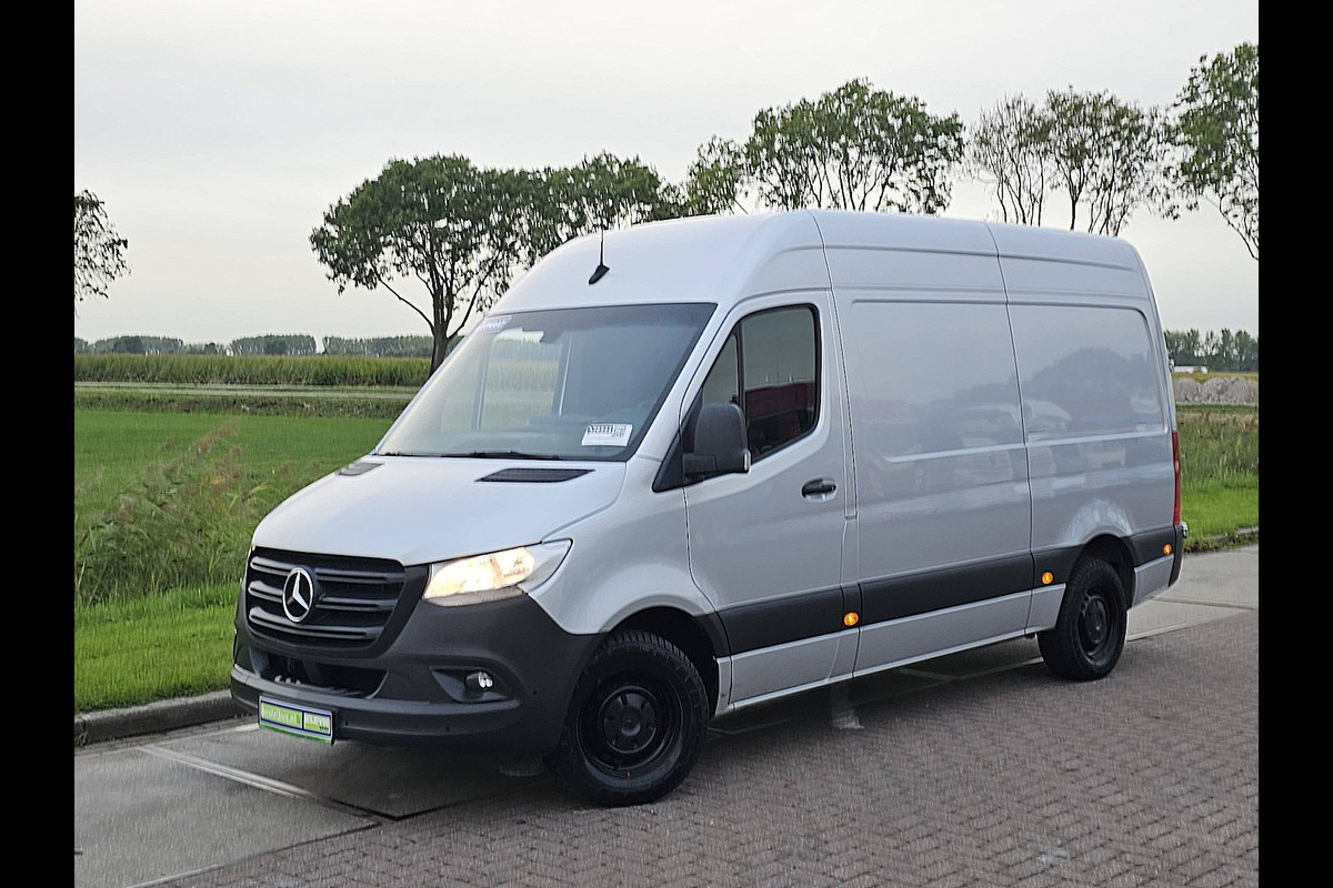 Mercedes-Benz Sprinter 317 L2H2 Cruise control, Airco, Pdc, Mbux, Carplay, Camera, Climate control