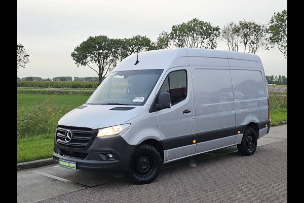 Mercedes-Benz Sprinter 317 L2H2 Cruise control, Airco, Pdc, Mbux, Carplay, Camera, Climate control