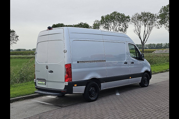 Mercedes-Benz Sprinter 317 L2H2 Cruise control, Airco, Pdc, Mbux, Carplay, Camera, Climate control