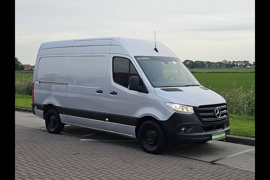 Mercedes-Benz Sprinter 317 L2H2 Cruise control, Airco, Pdc, Mbux, Carplay, Camera, Climate control