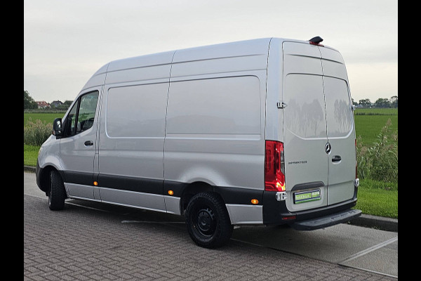 Mercedes-Benz Sprinter 317 L2H2 Cruise control, Airco, Pdc, Mbux, Carplay, Camera, Climate control