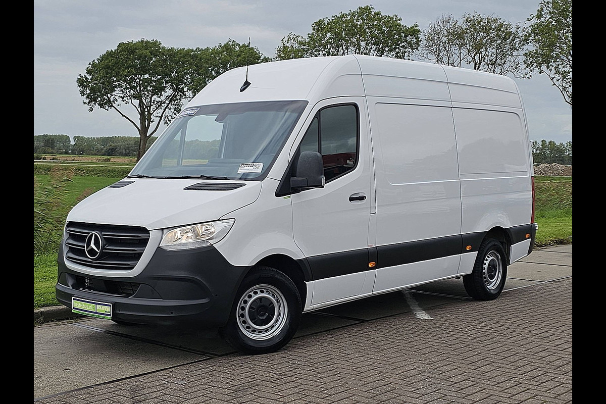 Mercedes-Benz Sprinter 317 L2H2 RWD Cruise control, Airco, Pdc, Mbux, Carplay, Camera, Climate control, Stoelverwarming
