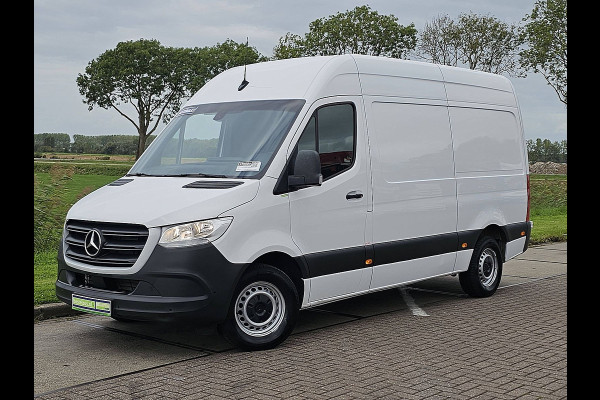Mercedes-Benz Sprinter 317 L2H2 RWD Cruise control, Airco, Pdc, Mbux, Carplay, Camera, Climate control, Stoelverwarming